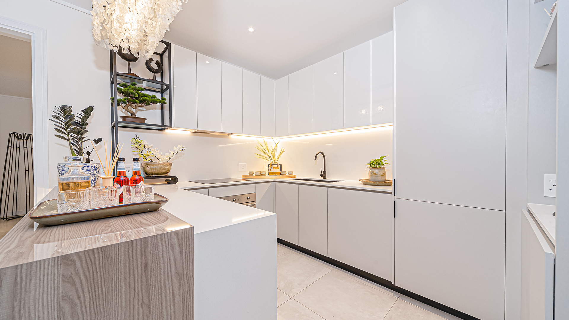 2 BEDROOMS, 2 BATHROOMS