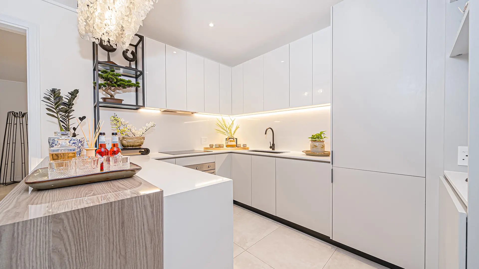 2 BEDROOMS, 2 BATHROOMS