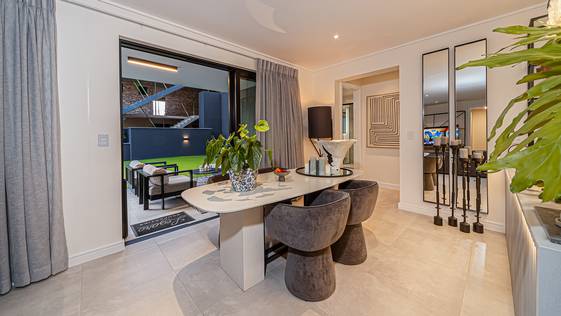 http://Apartments_0000s_0011_DIV_0197
