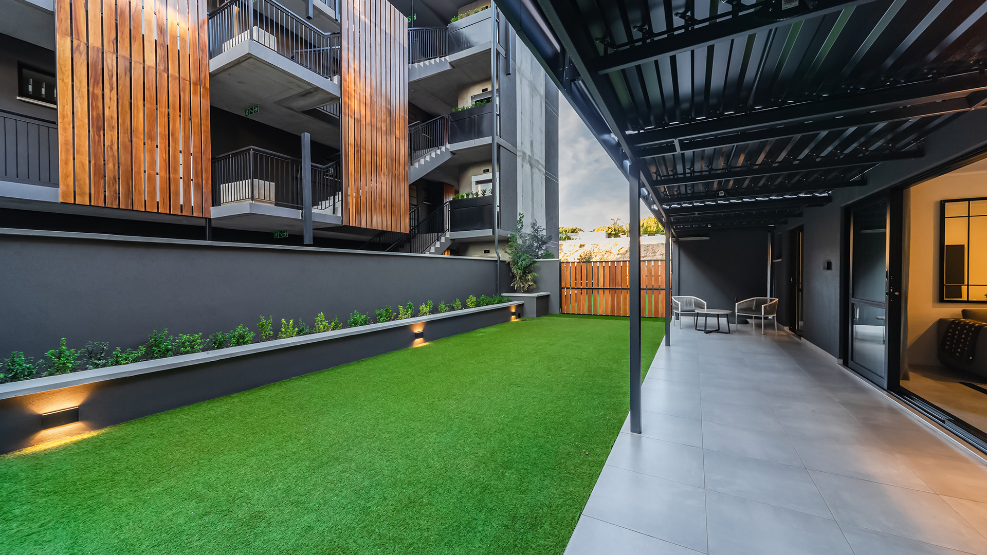 http://Apartments_0000s_0022_DIV_5026