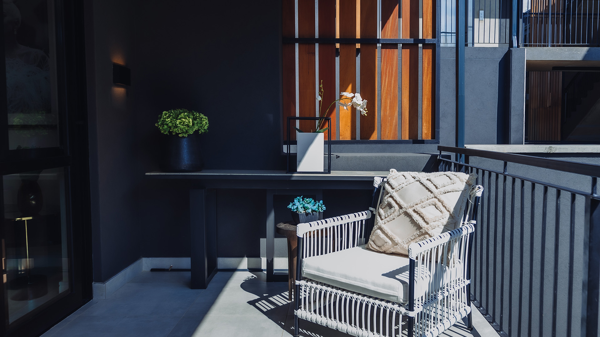 http://Apartments_0000s_0027_Legaro_May_22-20