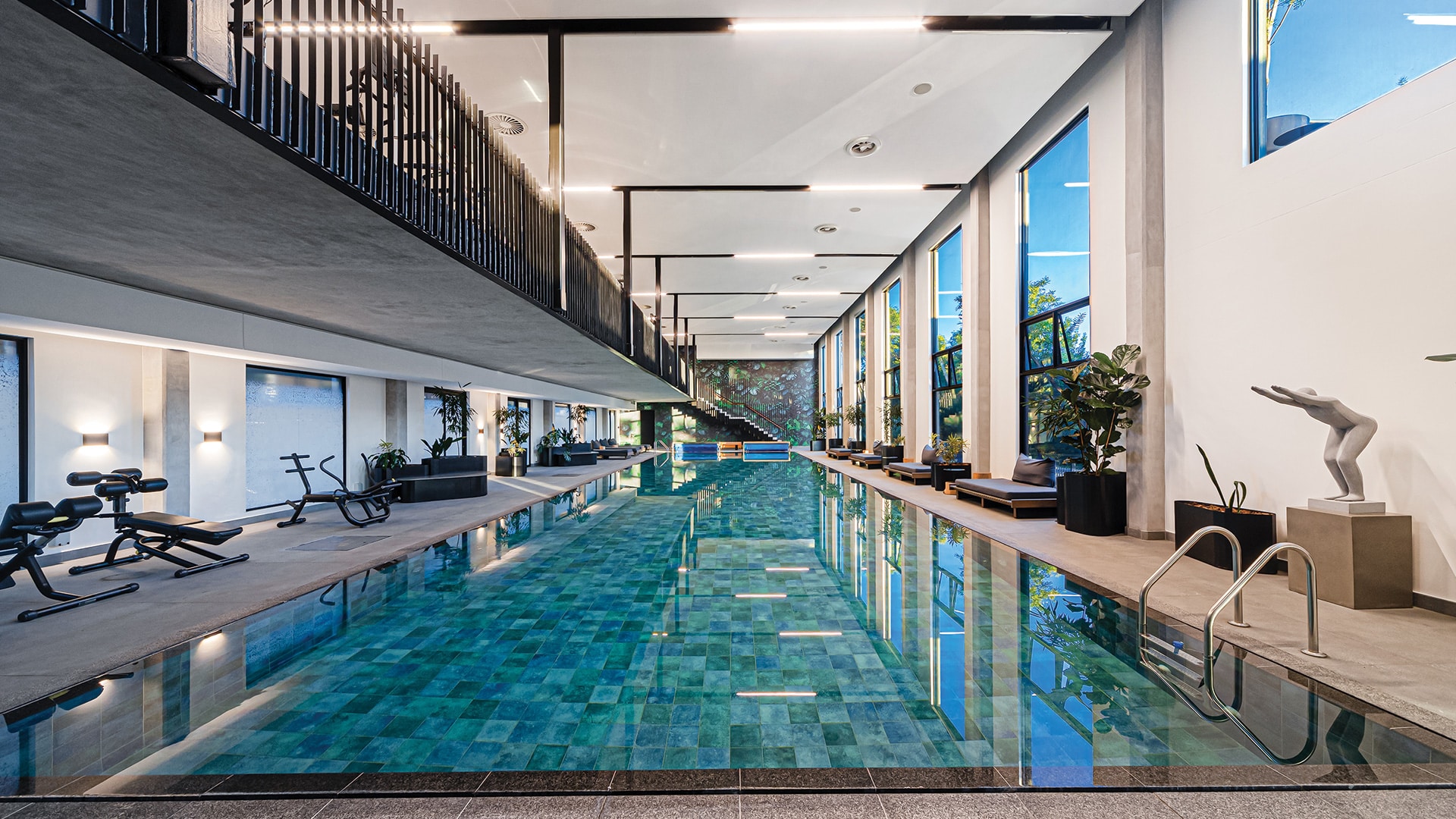 http://Emerald-Indoor-Pool-from-Front