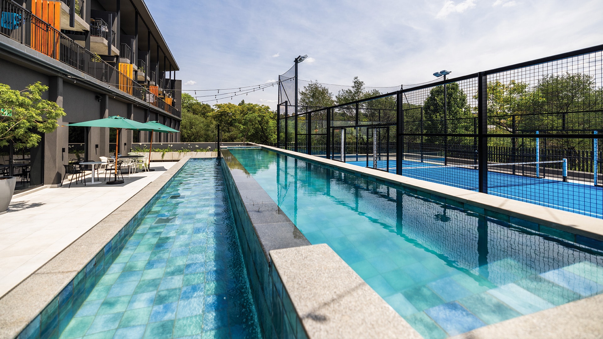 http://Emerald-Outdoor-Pool-With-Padel-Court-21.52.09